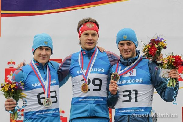 Победитель и призеры мужской спринтерской гонки: Эдуард Латыпов, Матвей Елисеев и Антон Бабиков